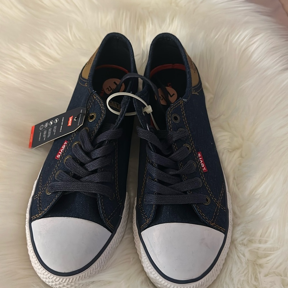 NWT Levi's Dark Denim Sneakers